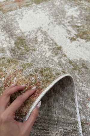Абстрактен килим Artist в бежово и зелено