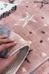 Супер мек розов детски килим с еднорог