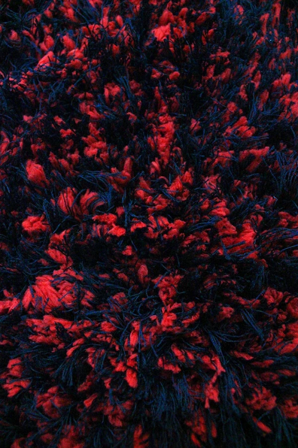 Черно-червен мек шаги килим ДМ