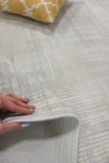 Сив килим Оскар на квадрати