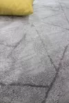 Сив килим Уникат на триъгълници
