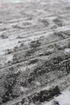 Сив килим Левъл с класически елементи