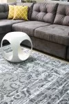 Сив килим Левъл с класически елементи