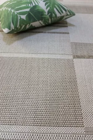 Килим Котаж на бежови райета