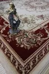 Килим Ренесанс от вълна в червено и бежово