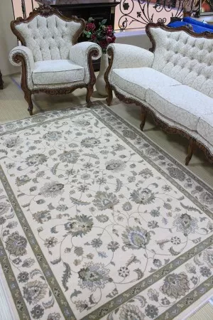 Вълнен килим Антик със зелено