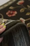 Зелен вълнен килим Премиера с неправилна форма