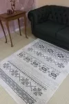 Вълнен килим Еко с традиционни мотиви