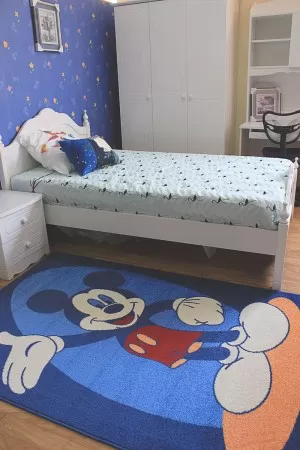 Син детски килим с Мики Маус