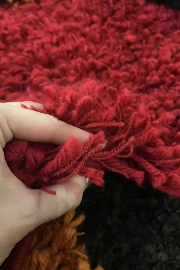 Червен шаги килим Комфорт