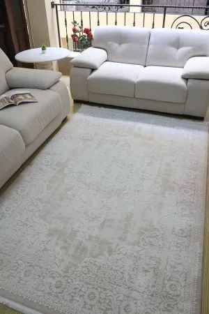 Бял класически килим Петра с ресни