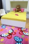 Розов детски килим с пеперуди и цветя