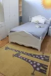 Жълт детски килим Юникорн с жирафчета